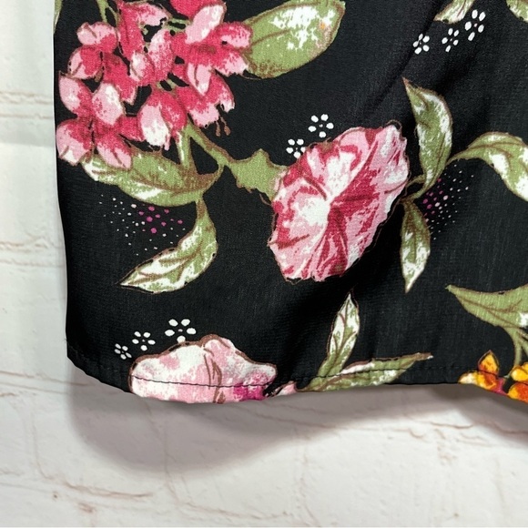 ONLY NECESSITIES Blouse Womens Medium 14/16 Floral Short Sleeve Button Up Top - Picture 14 of 15